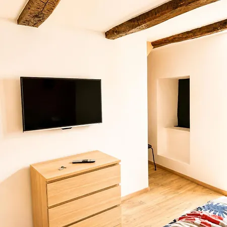 Lejlighed Maison De Caractere Renovee, Au Calme, 8 Personnes